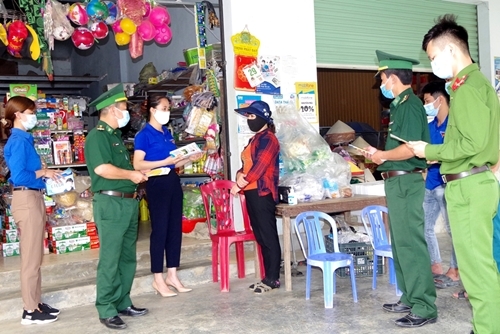 ນໍາເອົາກົດໝາຍມາໃຫ້ປະຊາຊົນ ນໍາເອົາກົດໝາຍມາໃຫ້ປະຊາຊົນ