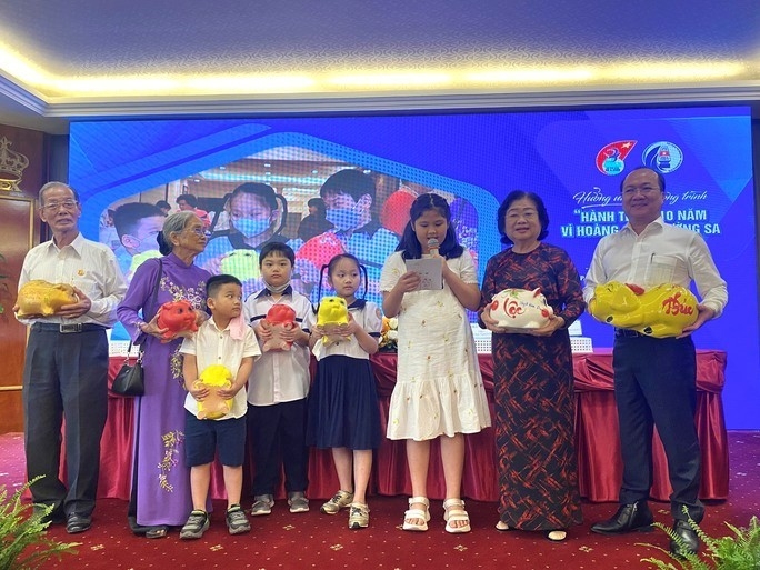 ໂຄງການ “ເພື່ອນັກຮຽນ ເຈື່ອງຊາ ທີ່ຮັກແພງ” ແຜ່ກະຈາຍຄວາມຮັກແພງມາສູ່ນັກຮຽນ ໂຄງການ “ເພື່ອນັກຮຽນ ເຈື່ອງຊາ ທີ່ຮັກແພງ” ແຜ່ກະຈາຍຄວາມຮັກແພງມາສູ່ນັກຮຽນ