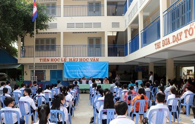Khởi công nhà sinh hoạt cộng đồng rộng 750 m2 cho người gốc Việt Nam ở Campuchia Khởi công nhà sinh hoạt cộng đồng rộng 750 m2 cho người gốc Việt Nam ở Campuchia