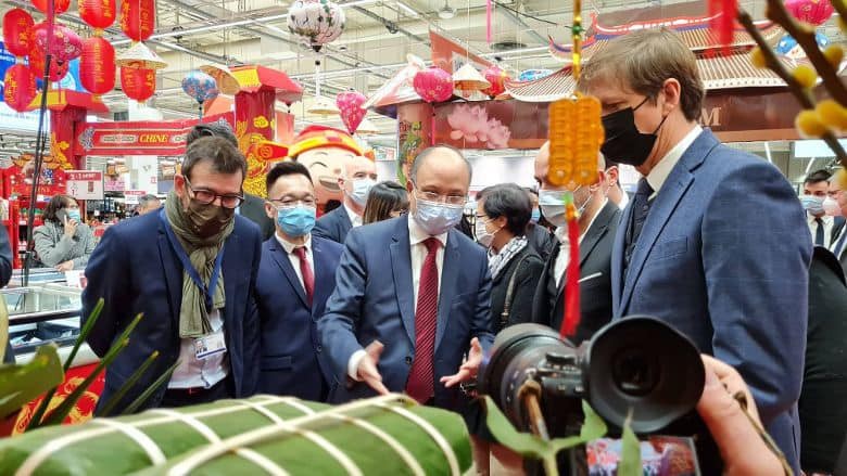 Lễ hội Tết Nguyên đán Việt Nam lần đầu tiên được tổ chức tại hệ thống siêu thị của Pháp Lễ hội Tết Nguyên đán Việt Nam lần đầu tiên được tổ chức tại hệ thống siêu thị của Pháp