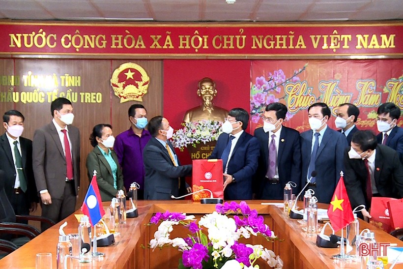 Tỉnh Hủa Phăn và Bôlykhămxay (Lào) thăm, chúc Tết chính quyền, nhân dân tỉnh Thanh Hóa, Hà Tĩnh Tỉnh Hủa Phăn và Bôlykhămxay (Lào) thăm, chúc Tết chính quyền, nhân dân tỉnh Thanh Hóa, Hà Tĩnh