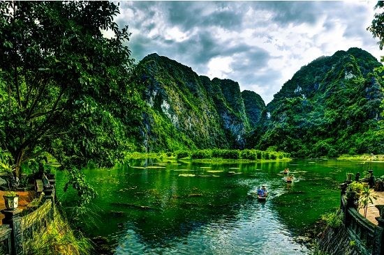 Ninh Bình nằm trong top những gợi ý hàng đầu khi khám phá Việt Nam từ mặt nước Ninh Bình nằm trong top những gợi ý hàng đầu khi khám phá Việt Nam từ mặt nước