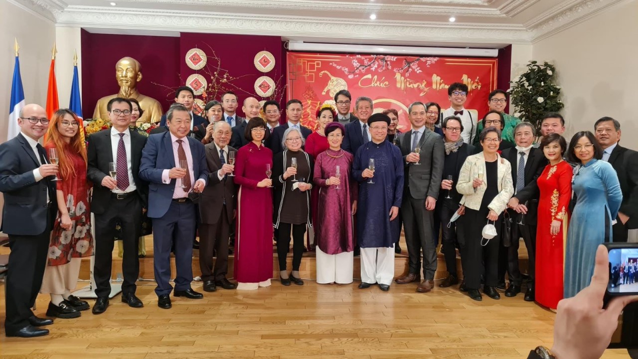 Cộng đồng người Việt tại Pháp sum họp đón Tết Nhâm Dần 2022 Cộng đồng người Việt tại Pháp sum họp đón Tết Nhâm Dần 2022