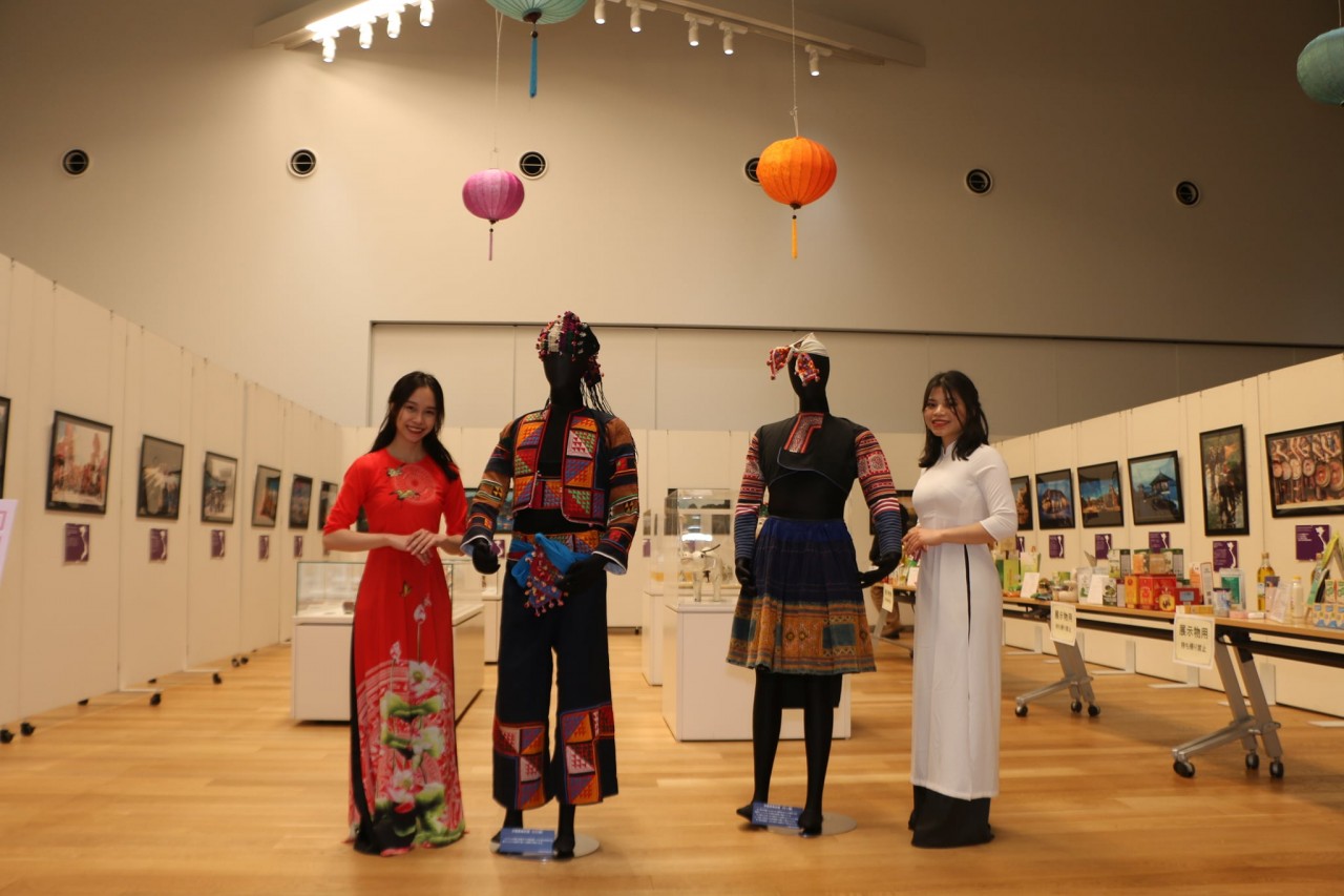 Sôi động Lễ hội Xuân tại Fukuoka (Nhật Bản) Sôi động Lễ hội Xuân tại Fukuoka (Nhật Bản)