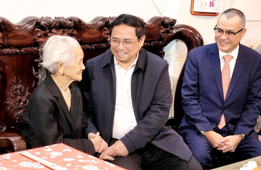 Thủ tướng Phạm Minh Chính thăm các gia đình chính sách tại Phú Yên - Ảnh 2. Thủ tướng Phạm Minh Chính thăm các gia đình chính sách tại Phú Yên - Ảnh 2.