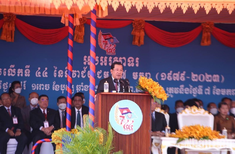 Campuchia kỷ niệm Chiến thắng 7/1, đánh đổ chế độ diệt chủng Pol Pot Campuchia kỷ niệm Chiến thắng 7/1, đánh đổ chế độ diệt chủng Pol Pot ảnh 1