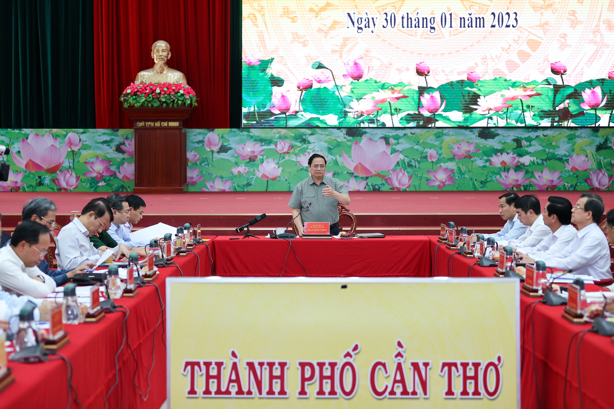 Thủ tướng: Làm bằng được 544 km cao tốc, quyết tâm thay đổi hệ thống giao thông ĐBSCL trong nhiệm kỳ này - Ảnh 2. Thủ tướng: Làm bằng được 544 km cao tốc, quyết tâm thay đổi hệ thống giao thông ĐBSCL trong nhiệm kỳ này - Ảnh 2.