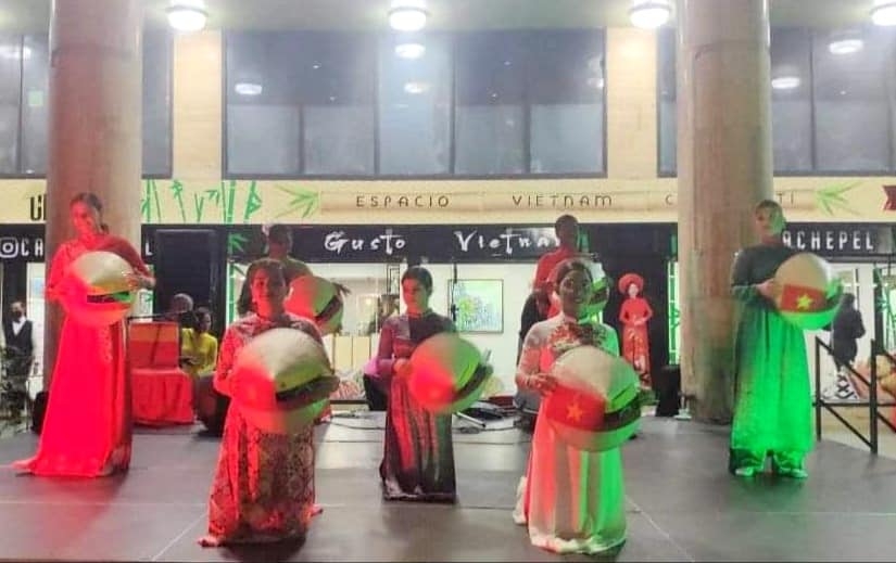 Đậm đà bản sắc dân tộc trong lễ chào đón Xuân Tân Sửu của cộng đồng người Việt tại Argentina và Venezuela Đậm đà bản sắc dân tộc trong lễ chào đón Xuân Tân Sửu của cộng đồng người Việt tại Argentina và Venezuela