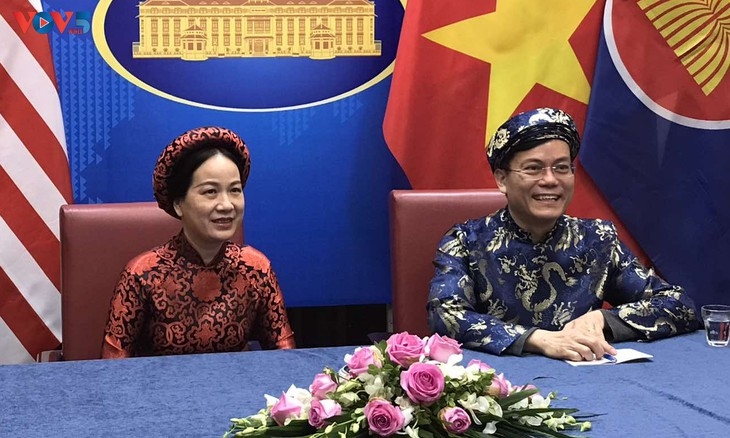 Đón Tết trực tuyến với trên 30 điểm cầu từ thủ đô Hà Nội và các tiểu bang khắp nước Mỹ