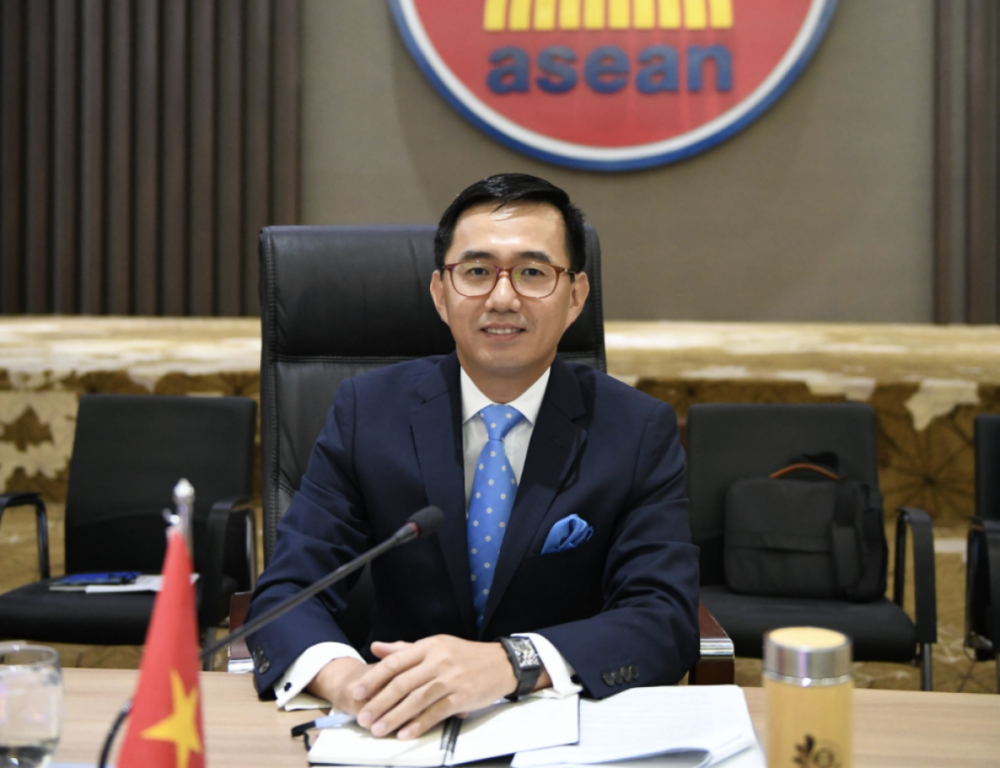 Đại sứ Trần Đức Bình chính thức nhậm chức Phó Tổng thư ký ASEAN Đại sứ Trần Đức Bình chính thức nhậm chức Phó Tổng thư ký ASEAN