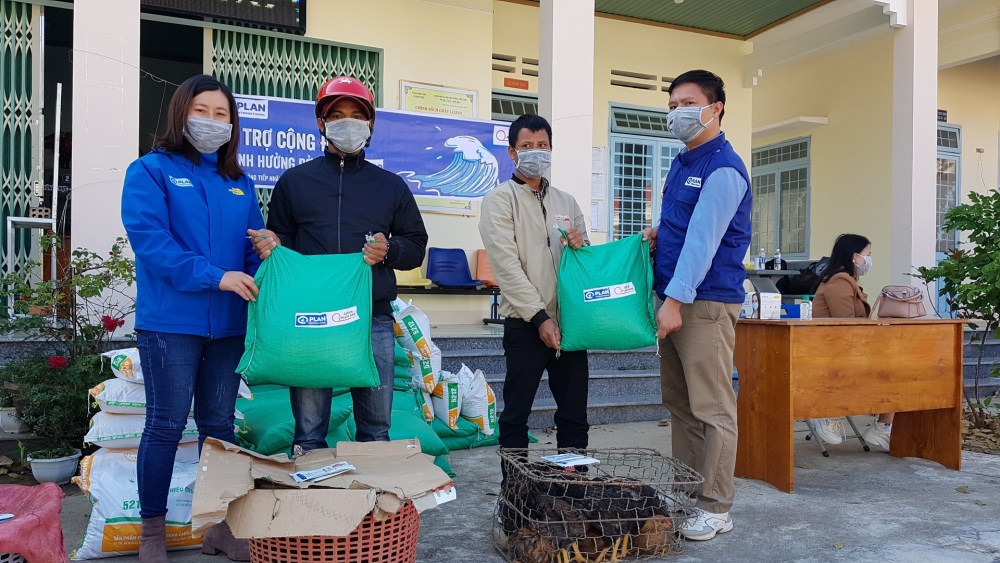 Plan International cấp phát con giống cho 45 hộ dân tại tỉnh Kon Tum Plan International cấp phát con giống cho 45 hộ dân tại tỉnh Kon Tum
