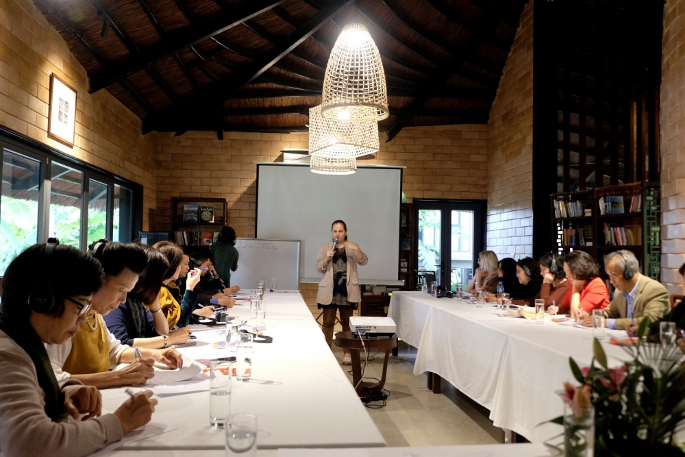 Nâng cao năng lực cho phụ nữ bị bạo lực vượt qua sang chấn tâm lý trong bối cảnh đại dịch COVID-19 Nâng cao năng lực cho phụ nữ bị bạo lực vượt qua sang chấn tâm lý trong bối cảnh đại dịch COVID-19