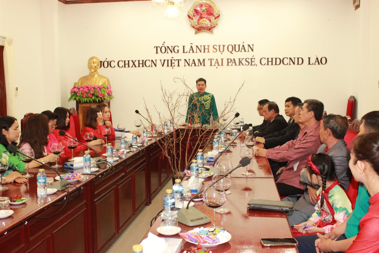 Chào cờ Tổ quốc - đón Xuân Nhâm Dần 2022 tại Pakse (Lào) Chào cờ Tổ quốc - đón Xuân Nhâm Dần 2022 tại Pakse (Lào)