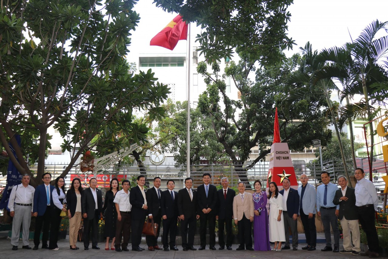 Việt kiều mong muốn doanh nghiệp trong nước đẩy mạnh chuyển đổi số, hiểu luật pháp quốc tế Việt kiều mong muốn doanh nghiệp trong nước đẩy mạnh chuyển đổi số, hiểu luật pháp quốc tế