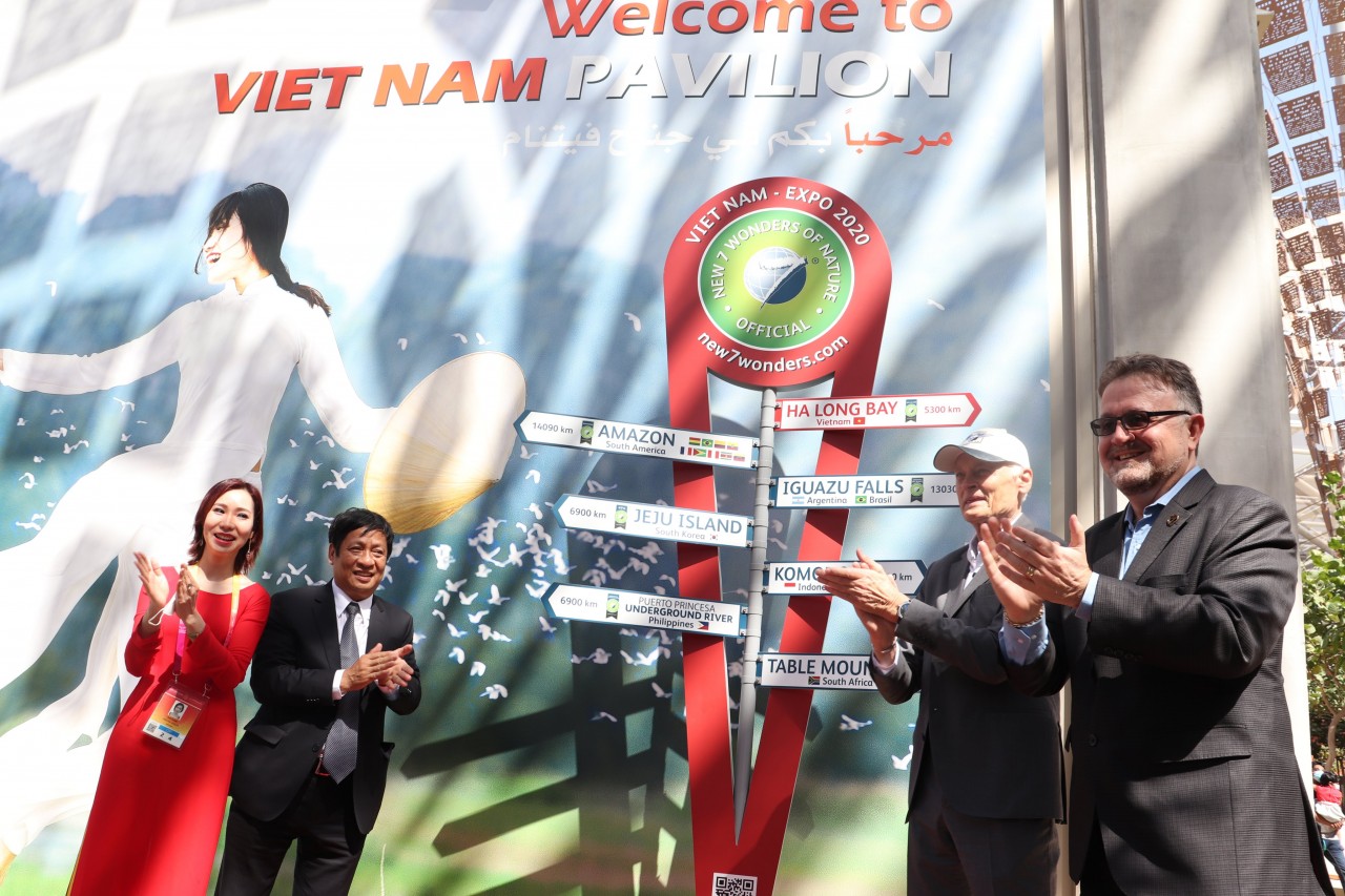 Vịnh Hạ Long được EXPO 2020 Dubai tôn vinh là kỳ quan mới của thế giới Vịnh Hạ Long được EXPO 2020 Dubai tôn vinh là kỳ quan mới của thế giới