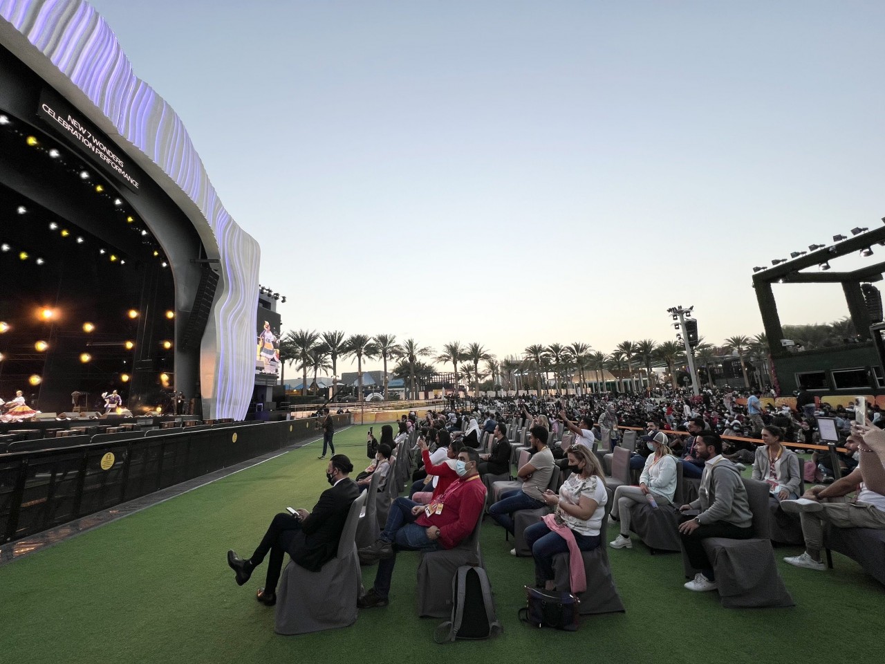 Vịnh Hạ Long được EXPO 2020 Dubai tôn vinh là kỳ quan mới của thế giới Vịnh Hạ Long được EXPO 2020 Dubai tôn vinh là kỳ quan mới của thế giới