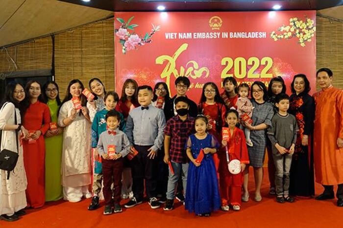 Kiều bào tại Bangladesh gặp gỡ đầu xuân Nhâm Dần Kiều bào tại Bangladesh gặp gỡ đầu xuân Nhâm Dần