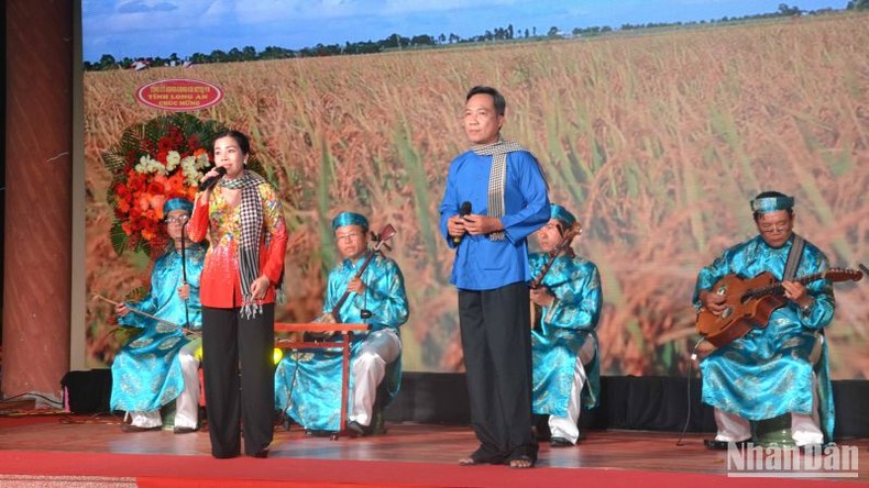 Gần 150 nghệ nhân, tài tử tham dự Liên hoan Đờn ca tài tử Nam Bộ tỉnh Long An mở rộng năm 2023 Gần 150 nghệ nhân, tài tử tham dự Liên hoan Đờn ca tài tử Nam Bộ tỉnh Long An mở rộng năm 2023 ảnh 1