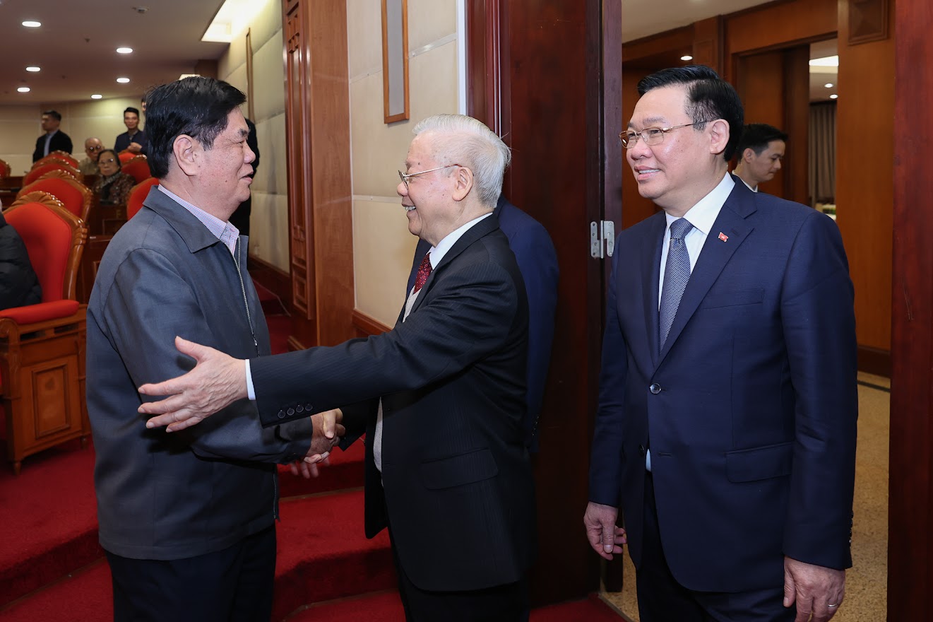 Hội nghị Bộ Chính trị gặp mặt các nguyên lãnh đạo cấp cao của Đảng và Nhà nước - Ảnh 2. Hội nghị Bộ Chính trị gặp mặt các nguyên lãnh đạo cấp cao của Đảng và Nhà nước - Ảnh 2.
