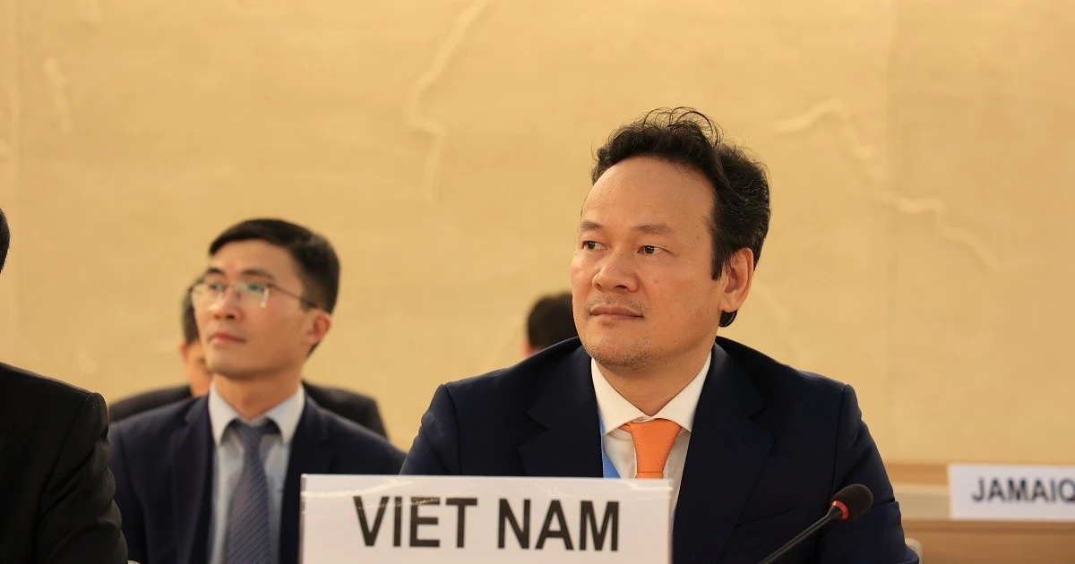 Việt Nam cam kết thúc đẩy và bảo vệ quyền con người Việt Nam cam kết thúc đẩy và bảo vệ quyền con người