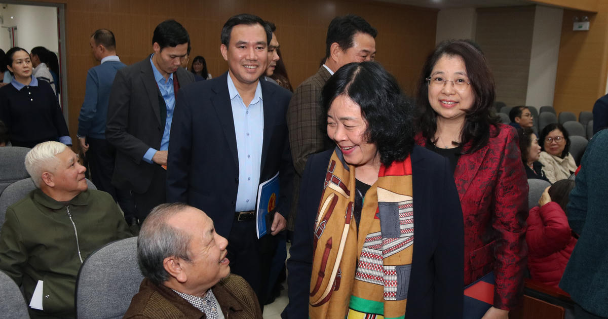 Chủ tịch Bùi Thị Minh Hoài dự Hội nghị lấy ý kiến cử tri nơi cư trú đối với người ứng cử đại biểu Quốc hội Chủ tịch Bùi Thị Minh Hoài dự Hội nghị lấy ý kiến cử tri nơi cư trú đối với người ứng cử đại biểu Quốc hội