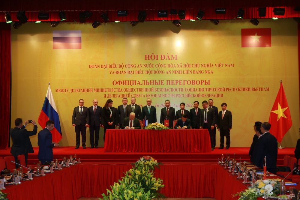 Bộ Công an Việt Nam ký kết hợp tác với Ủy ban Điều tra Liên bang Nga Bộ Công an Việt Nam ký kết hợp tác với Ủy ban Điều tra Liên bang Nga