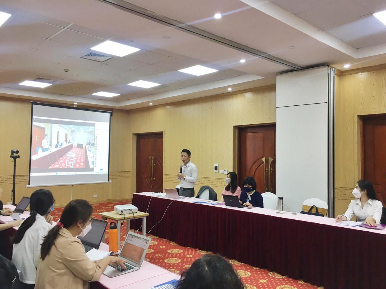 Tập huấn công tác thu thập dữ liệu chất lượng dịch vụ hỗ trợ bạo lực trên cơ sở giới Tập huấn công tác thu thập dữ liệu chất lượng dịch vụ hỗ trợ bạo lực trên cơ sở giới