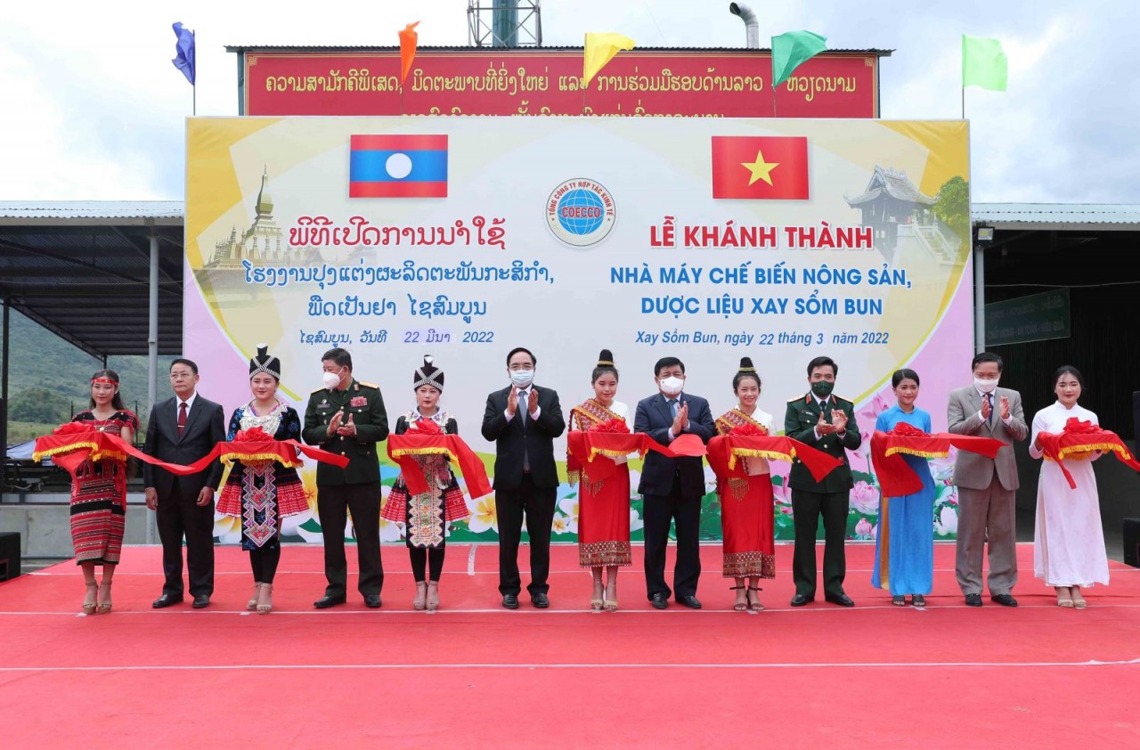 Khởi công, khánh thành và bàn giao một số dự án của Việt Nam giúp Lào Khởi công, khánh thành và bàn giao một số dự án của Việt Nam giúp Lào