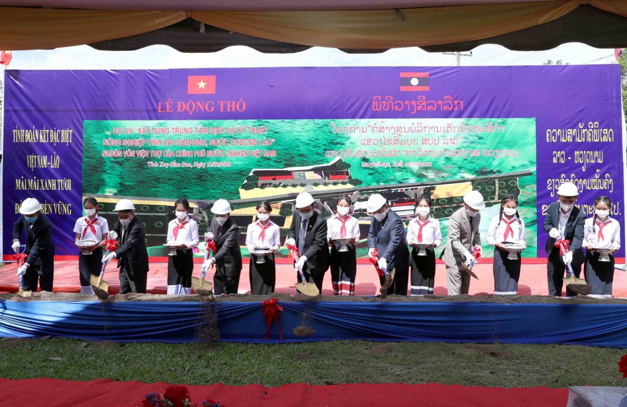 Khởi công, khánh thành và bàn giao một số dự án của Việt Nam giúp Lào Khởi công, khánh thành và bàn giao một số dự án của Việt Nam giúp Lào