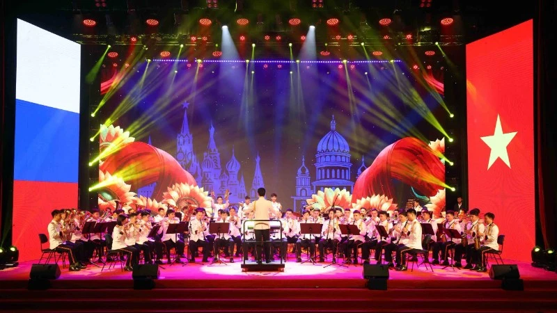 Tổng Bí thư Tô Lâm dự Chương trình nghệ thuật “Tâm hồn Nga trong lòng Việt Nam” Tổng Bí thư Tô Lâm dự Chương trình nghệ thuật “Tâm hồn Nga trong lòng Việt Nam”