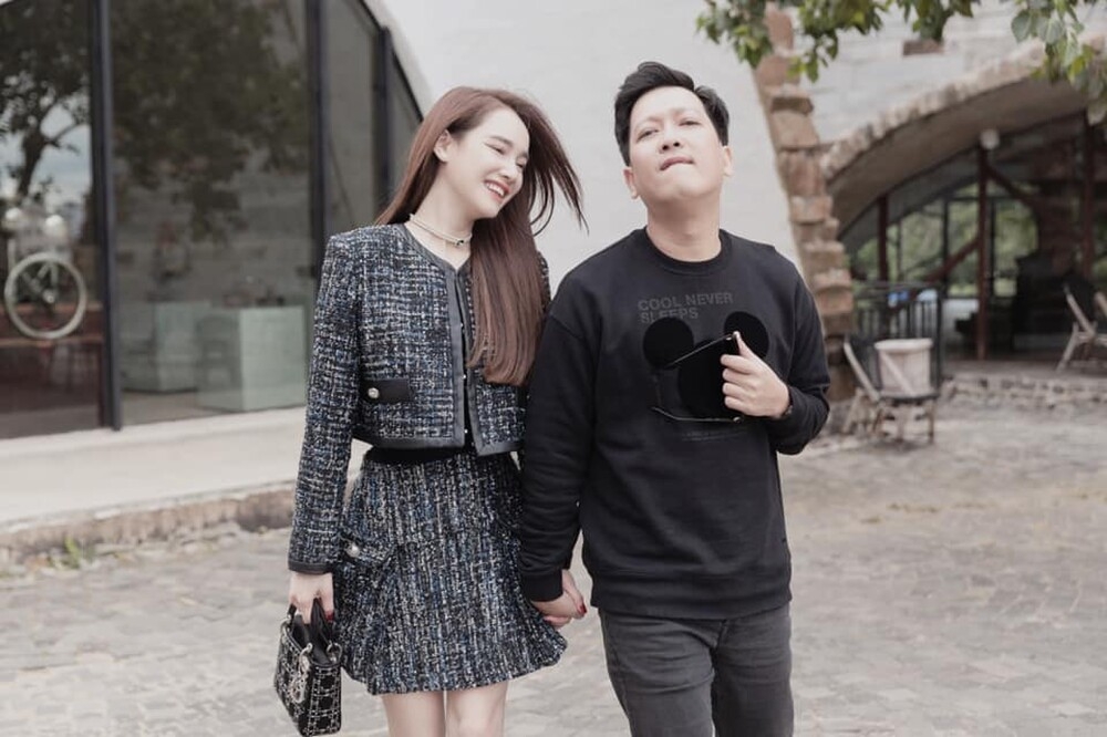 Tin Showbiz Việt ngày 20/4: Trường Giang trấn an Nhã Phương giữa bão scandal, Phan Như Thảo được chồng đại gia tặng quà khủng Tin Showbiz Việt ngày 20/4: Trường Giang trấn an Nhã Phương giữa bão scandal, Phan Như Thảo được chồng đại gia tặng quà khủng