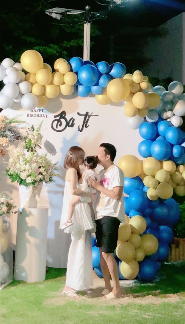 Tin Showbiz Việt ngày 27/4: Nhã Phương có động thái đầu tiên sau loạt ồn ào, Du Uyên bóc mẽ Đạt G giả dối Tin Showbiz Việt ngày 27/4: Nhã Phương có động thái đầu tiên sau loạt ồn ào, Du Uyên bóc mẽ Đạt G giả dối