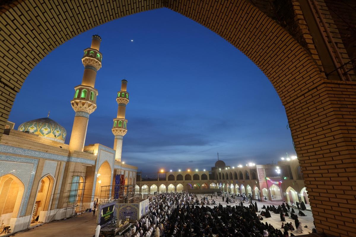 Hình ảnh những tín đồ Hồi giáo trên khắp thế giới đón tháng lễ Ramadan Hình ảnh những tín đồ Hồi giáo trên khắp thế giới đón tháng lễ Ramadan