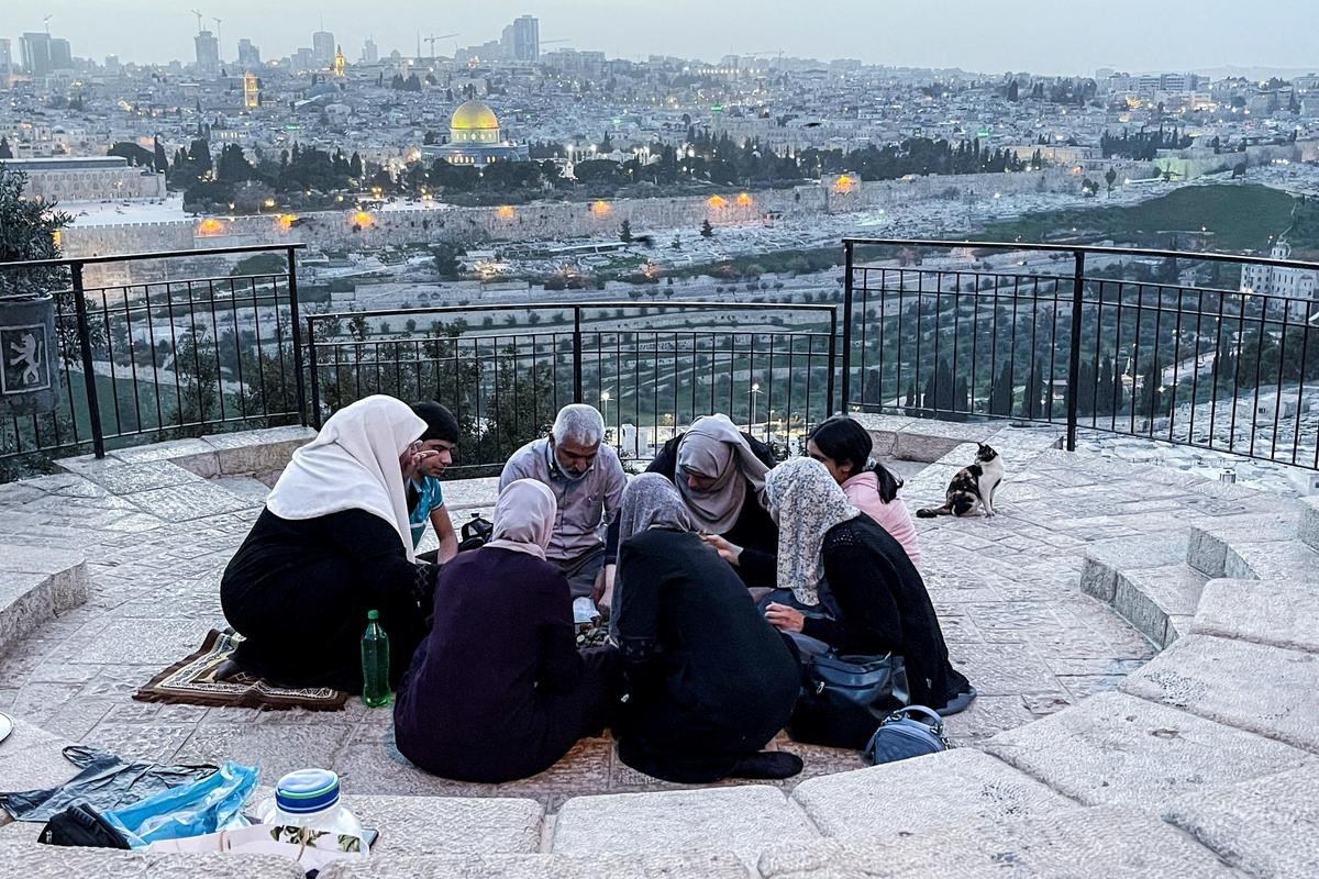 Hình ảnh những tín đồ Hồi giáo trên khắp thế giới đón tháng lễ Ramadan Hình ảnh những tín đồ Hồi giáo trên khắp thế giới đón tháng lễ Ramadan