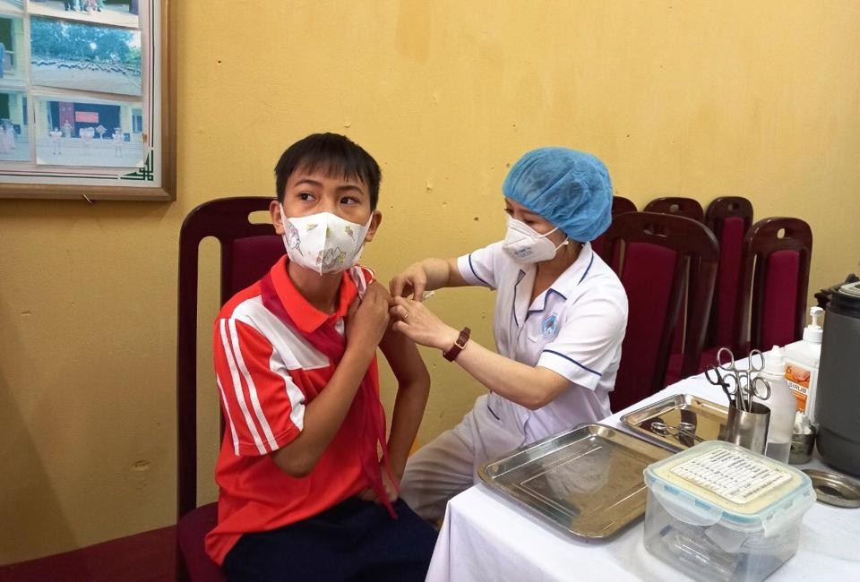 Hà Nội triển khai tiêm vaccine COVID-19 cho trẻ em từ 5 đến dưới 12 tuổi tại 3 quận huyện Hà Nội triển khai tiêm vaccine COVID-19 cho trẻ em từ 5 đến dưới 12 tuổi tại 3 quận huyện