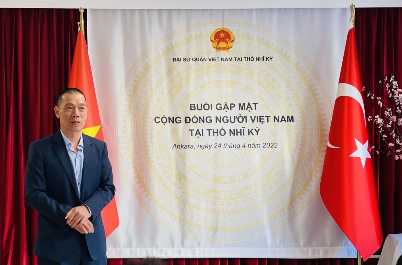 Đại sứ quán Việt Nam tại Thổ Nhĩ Kỳ gặp mặt bà con kiều bào Đại sứ quán Việt Nam tại Thổ Nhĩ Kỳ gặp mặt bà con kiều bào