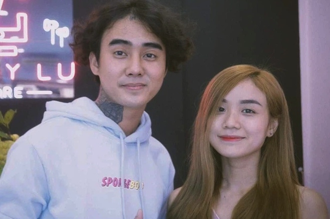 Tin Showbiz Việt ngày 3/5: Ca sĩ Đạt G xác nhận yêu vợ cũ Hoài Lâm, Việt Hương mua tặng xế hộp cho quản lý Tin Showbiz Việt ngày 3/5: Ca sĩ Đạt G xác nhận yêu vợ cũ Hoài Lâm, Việt Hương mua tặng xế hộp cho quản lý