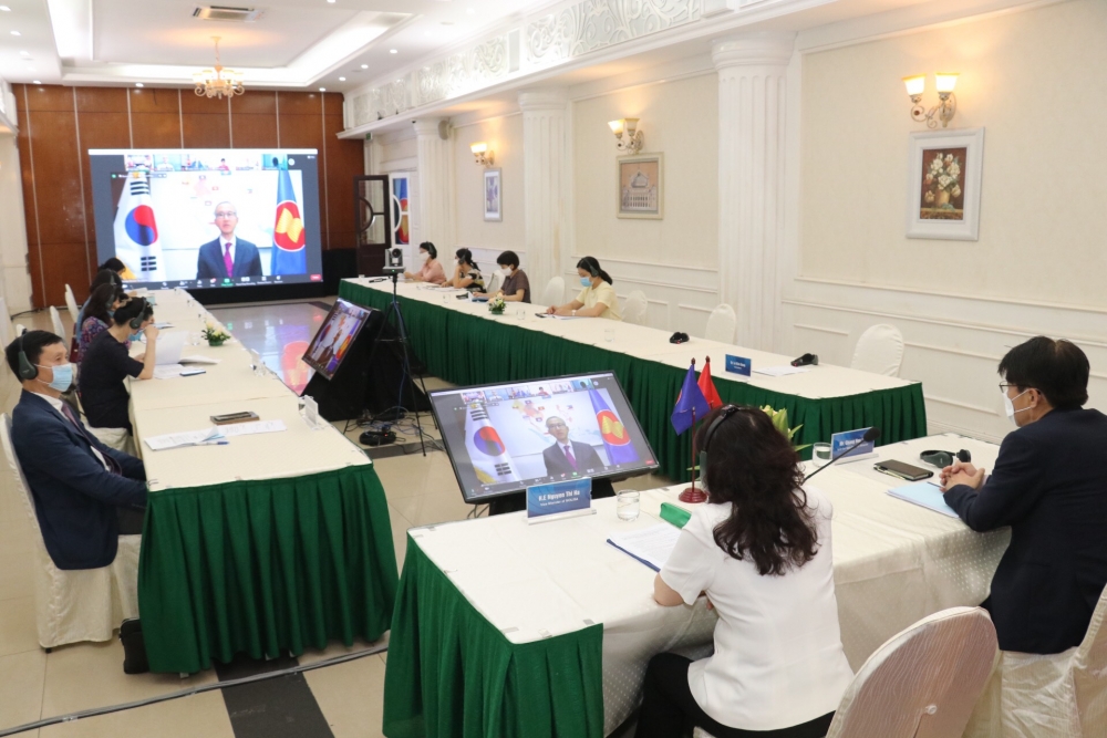 Ra mắt Hướng dẫn ASEAN về lồng ghép giới trong chính sách lao động và việc làm Ra mắt Hướng dẫn ASEAN về lồng ghép giới trong chính sách lao động và việc làm