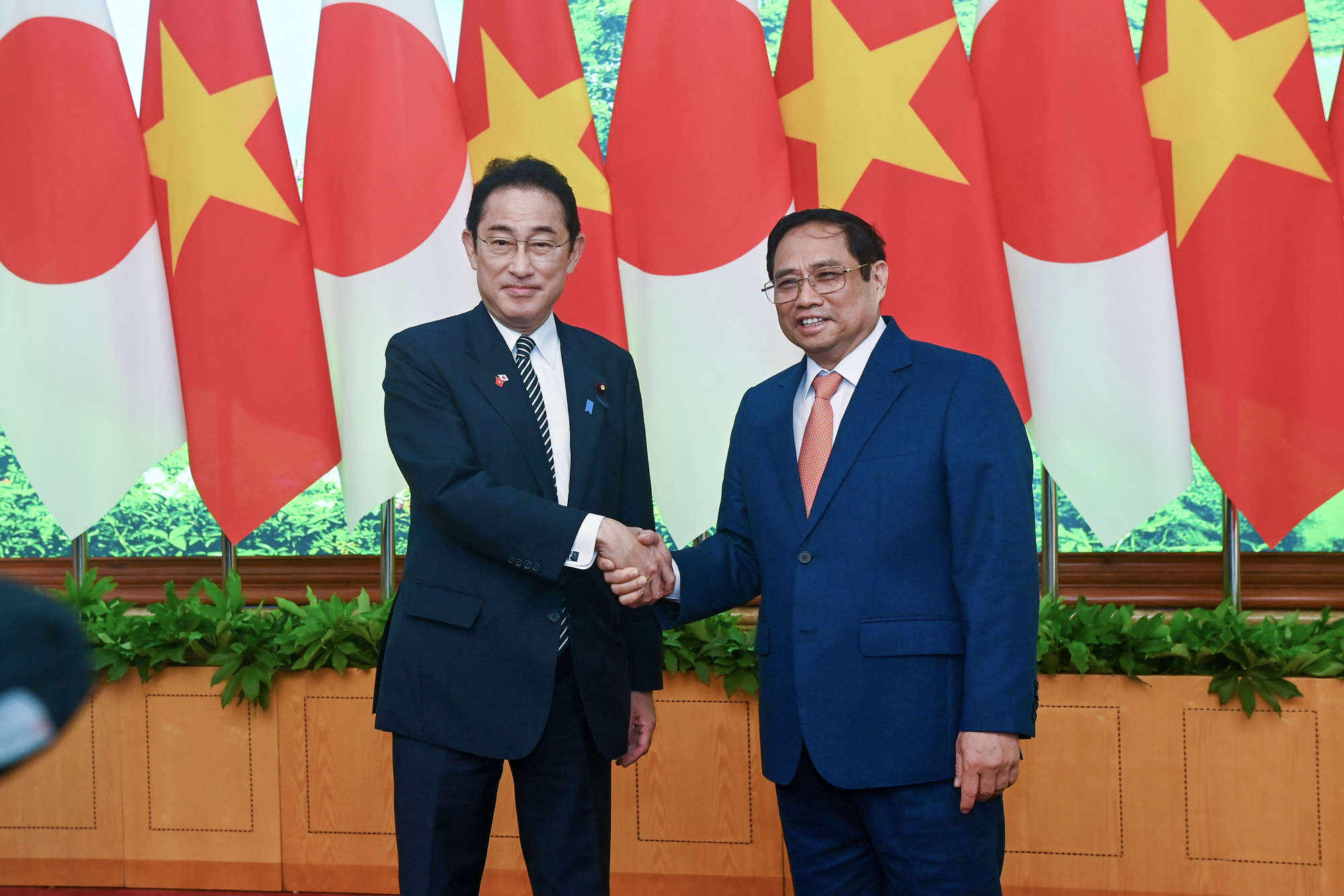 Thủ tướng Phạm Minh Chính đón, hội đàm với Thủ tướng Nhật Bản Kishida Fumio - Ảnh 4.