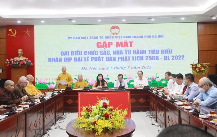 Gặp mặt chức sắc, nhà tu hành tiêu biểu nhân dịp Đại lễ Phật đản Phật lịch 2566-DL 2022 Gặp mặt chức sắc, nhà tu hành tiêu biểu nhân dịp Đại lễ Phật đản Phật lịch 2566-DL 2022