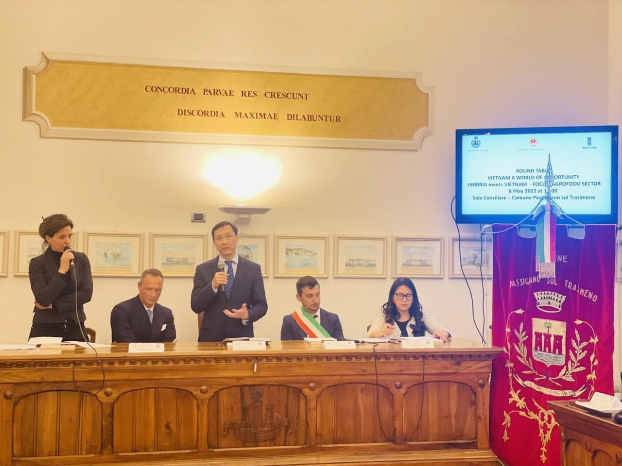 Kết nối kinh doanh, thương mại, đầu tư giữa các doanh nghiệp Việt Nam - Italia Kết nối kinh doanh, thương mại, đầu tư giữa các doanh nghiệp Việt Nam - Italia