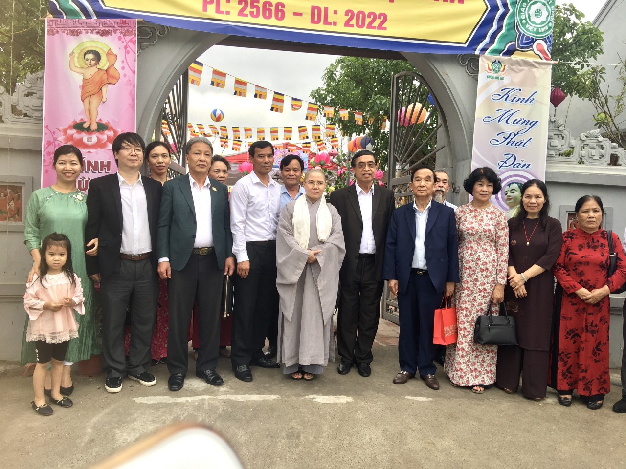 Hội liên lạc với người Việt Nam ở nước ngoài tham dự Đại lễ Phật đản tại chùa Khê Nữ Hội liên lạc với người Việt Nam ở nước ngoài tham dự Đại lễ Phật đản tại chùa Khê Nữ