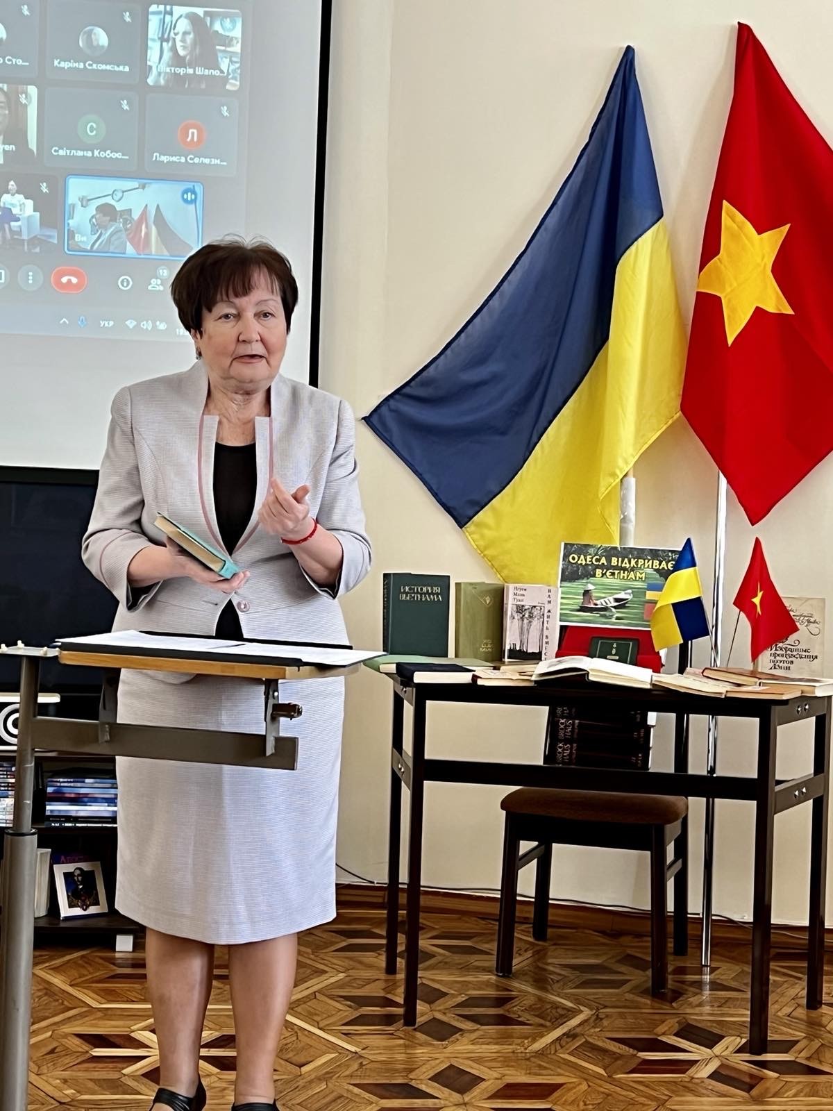 Odessa (Ukraine) tổ chức kỷ niệm 132 năm ngày sinh Chủ tịch Hồ Chí Minh Odessa (Ukraine) tổ chức kỷ niệm 132 năm ngày sinh Chủ tịch Hồ Chí Minh