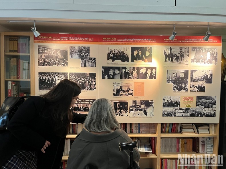 Triển lãm ảnh và sách nhân dịp 50 năm ký kết Hiệp định Paris Triển lãm ảnh và sách nhân dịp 50 năm ký kết Hiệp định Paris ảnh 1