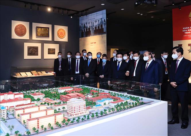 Tổng Bí thư, Chủ tịch nước Lào thăm Học viện Chính trị Quốc gia Hồ Chí Minh Chú thích ảnh