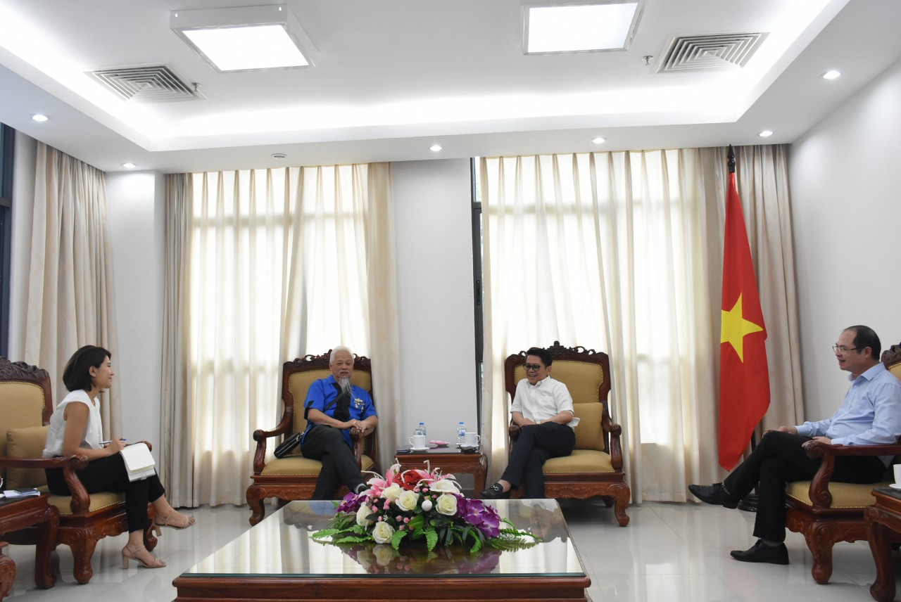 Kiều bào Hoa Kỳ Nguyễn Trọng Đức chia sẻ những cảm xúc thiêng liêng khi đến Trường Sa Kiều bào Hoa Kỳ Nguyễn Trọng Đức chia sẻ những cảm xúc thiêng liêng khi đến Trường Sa