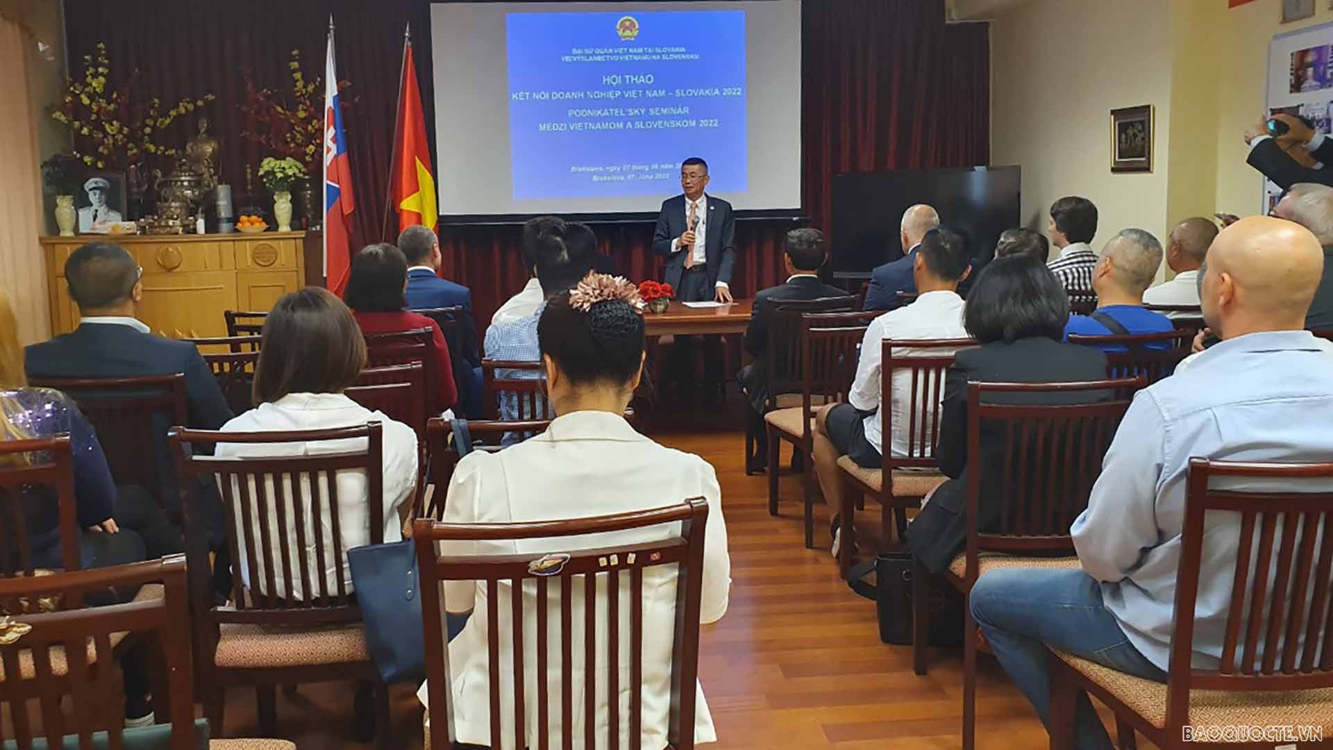 Đại sứ Nguyễn Tuấn phát biểu khai mạc hội thảo. Đại sứ Nguyễn Tuấn phát biểu khai mạc hội thảo.