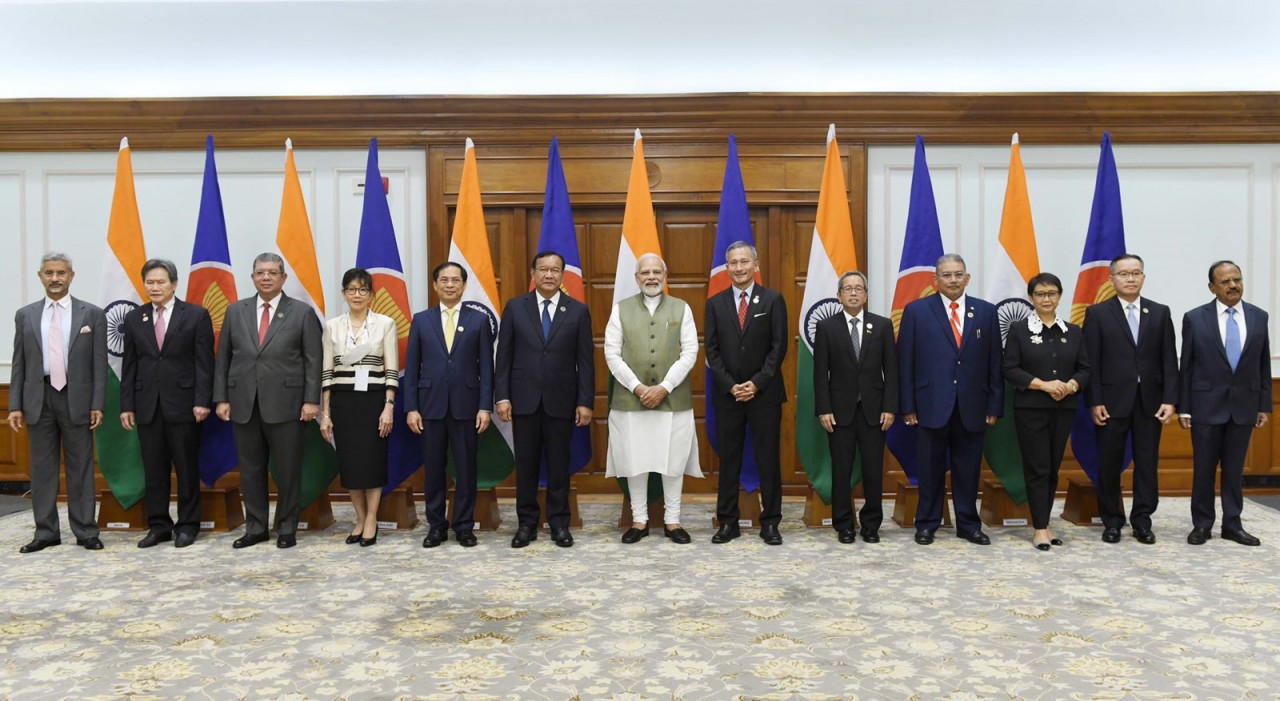 Việt Nam đánh giá cao Ấn Độ ủng hộ lập trường của ASEAN về Biển Đông Việt Nam đánh giá cao Ấn Độ ủng hộ lập trường của ASEAN về Biển Đông