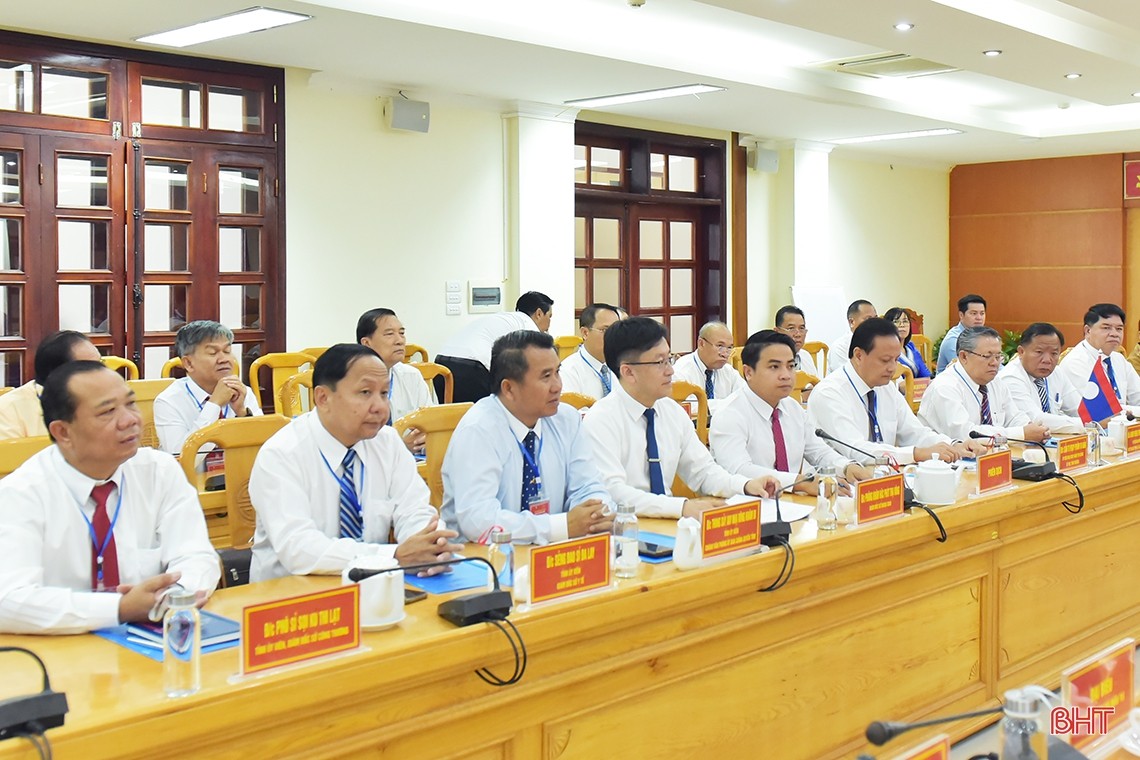 Thắt chặt quan hệ hữu nghị, hợp tác toàn diện giữa 2 tỉnh Hà Tĩnh và Savannakhet Thắt chặt quan hệ hữu nghị, hợp tác toàn diện giữa 2 tỉnh Hà Tĩnh và Savannakhet