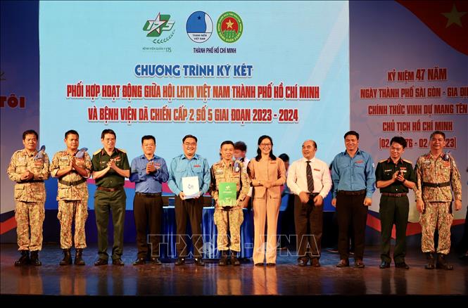 Thanh niên TP Hồ Chí Minh giao lưu với Lực lượng gìn giữ hòa bình LHQ tại Nam Sudan Chú thích ảnh